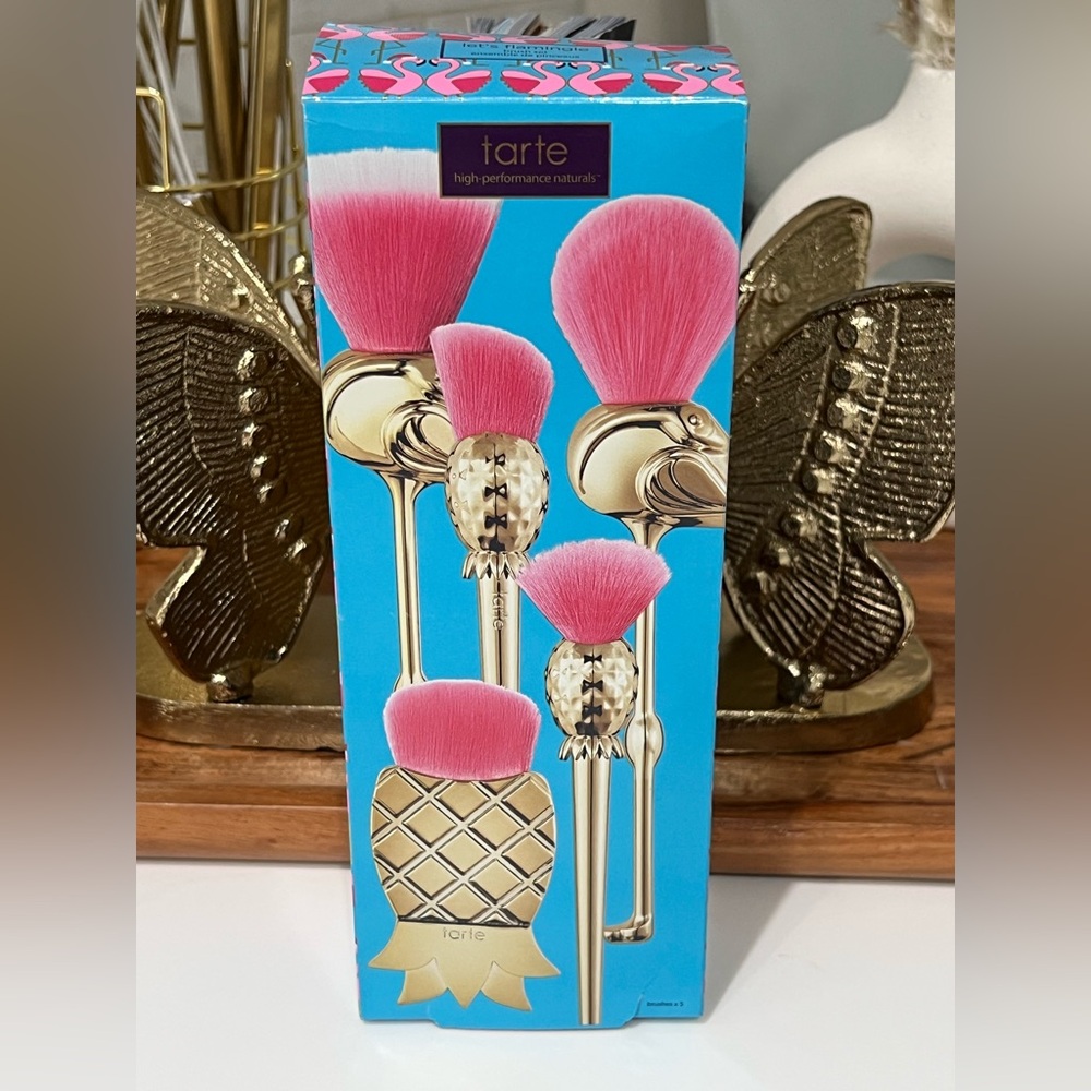 Tarte Glamorous Pink and Gold flamingo Brush set